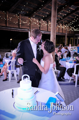 Best Lakeside wedding at Paradise Cove in Orlando, Florida - Wedding photographer - Sandra Johnson (SJFoto.com)